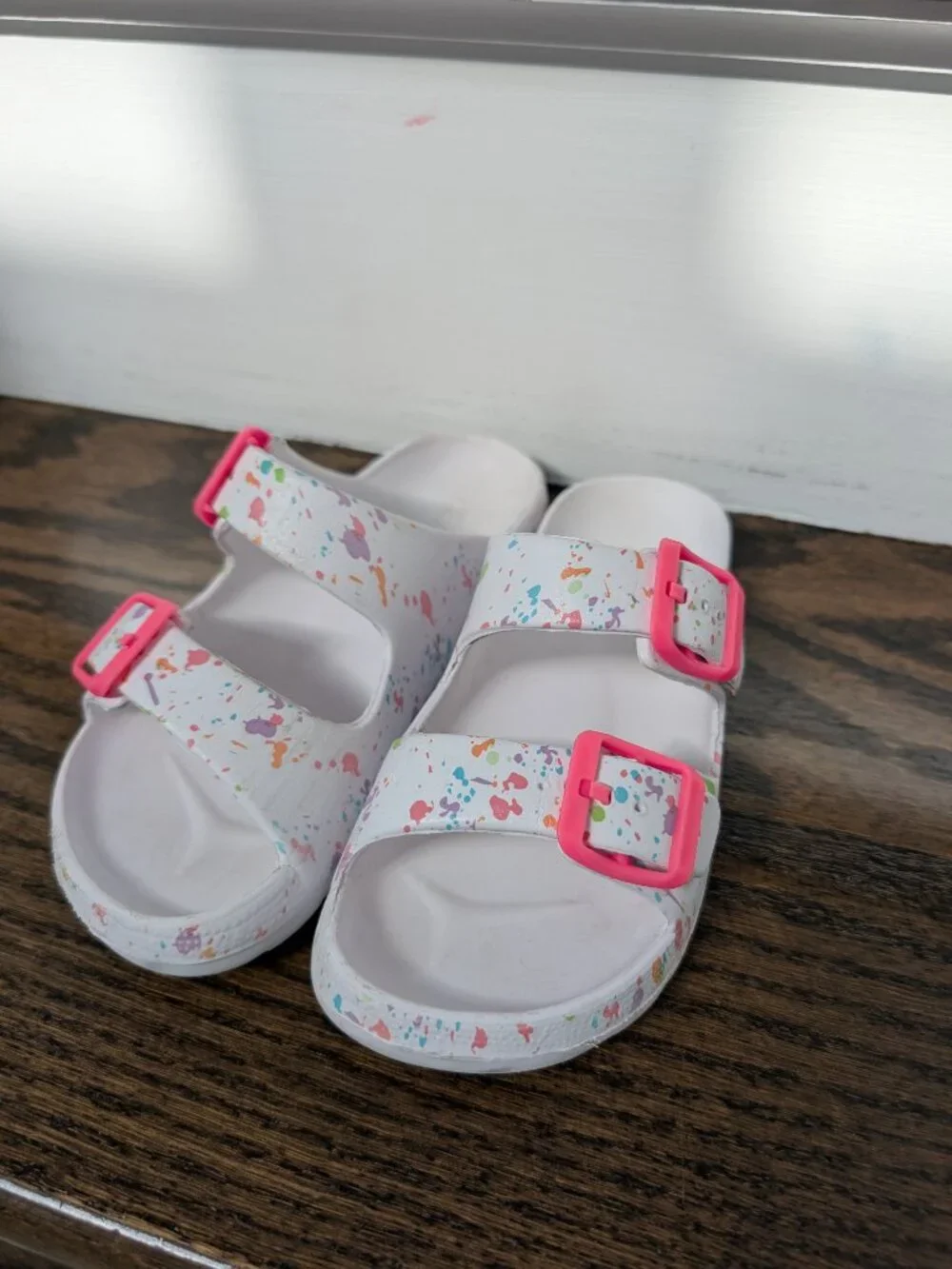 Children's Place Girls Double Buckle Slip On Slide Sandals, White Paint Splash